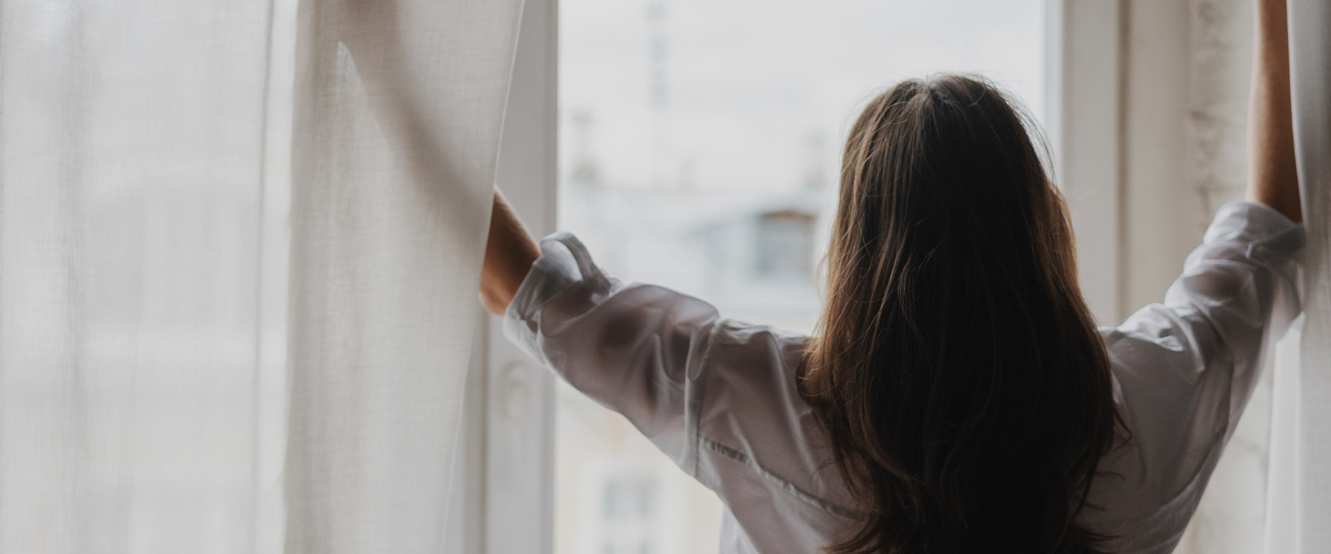 Cortinas y Visillos Recomendables para Habitaciones Pequeñas 