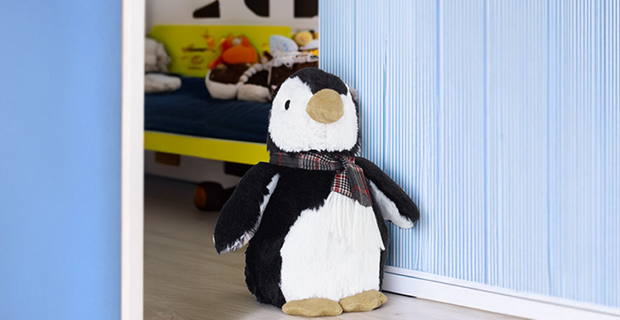 Protege la Puerta y Anima la Habitación con POLO, LUI y BONETE